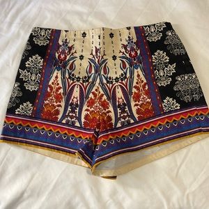 Short multicolored shorts.